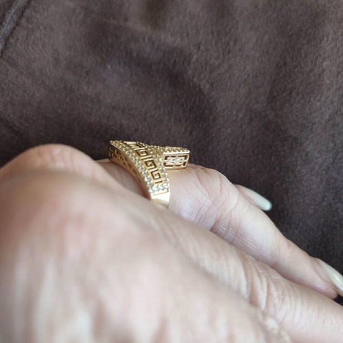Meander ring new with white stones, gold and white
