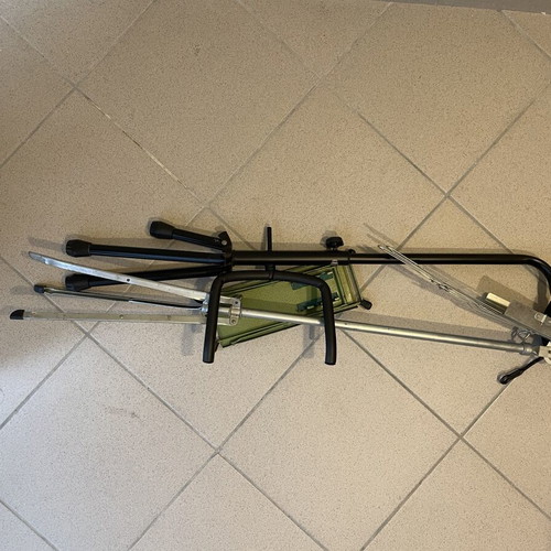 Guitar stand, footrest and music stand used, foldable platinum set