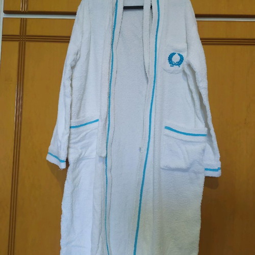 White unisex bathrobe used, large size, 100% cotton