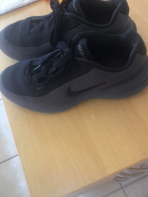 Nike women's athletic shoes, black, size 39