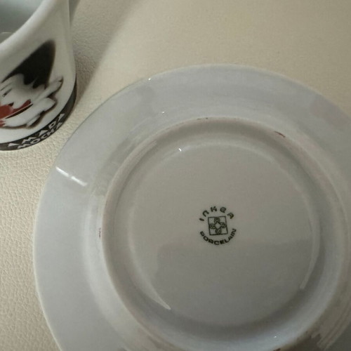 Set of 8 porcelain cappuccino cups with Amada Mocha saucers like new