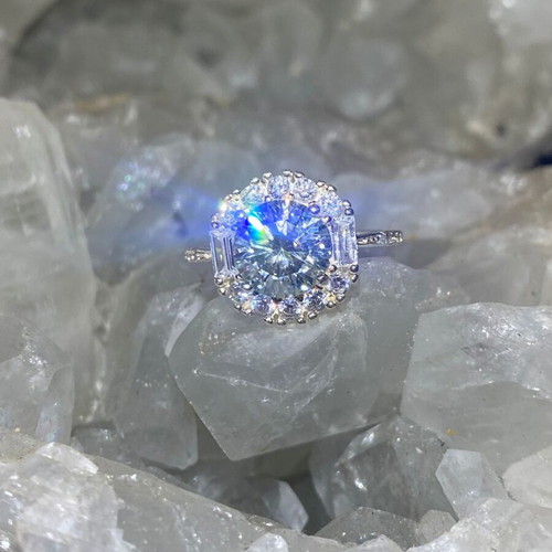 Silver ring with moissanite, new, size 16mm