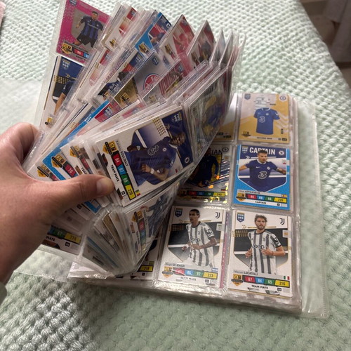 FIFA 365 football cards like new, album with 270 cards and 350 loose
