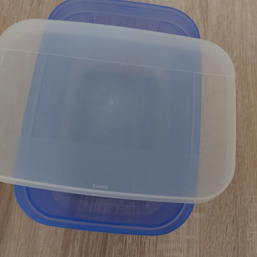 Tupperware container 2.2L new, airtight food storage