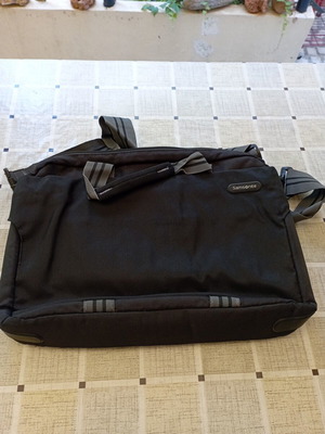 Samsonite laptop shoulder and hand bag with double handles