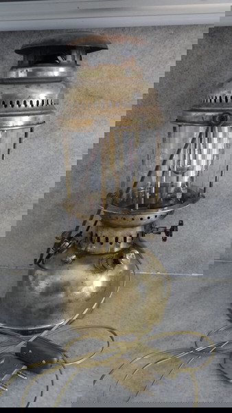 ΛΑΜΠΑ ΘΥΕΛΛΗΣ