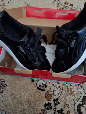 Puma Vikky Ribbon women's sneakers black, like new, size 39