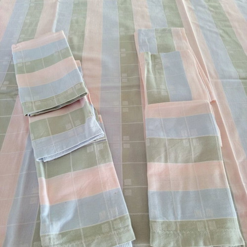 Handmade tablecloth set with 6 napkins pastel colors, like new