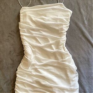 άσπρο κοντό φόρεμα