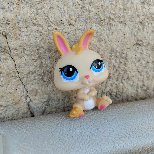 Littlest Pet Shop (LPS) Hasbro figure like new