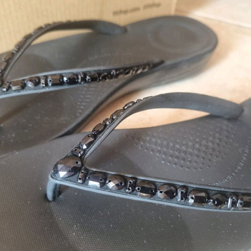 Fitflop iQushion Multi-Crystal Ergonomic Flip-Flops size 37, new, black