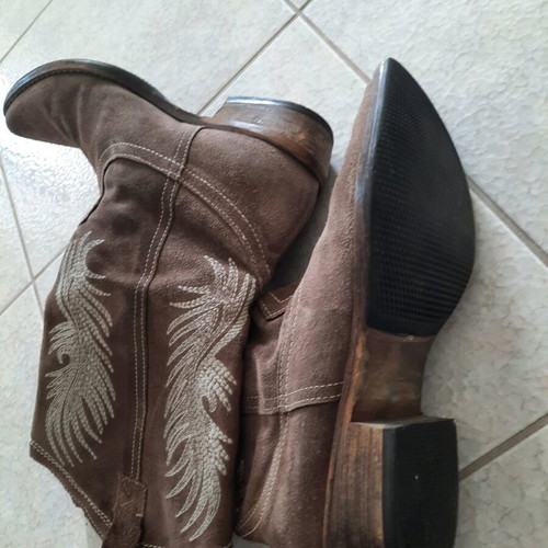 Cowboy boots leather like new, size 39, beige color