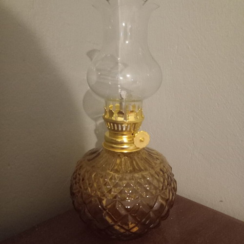 Decorative oil lamp with glass chimney new
