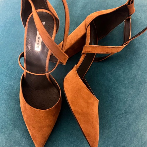 Dino Dion Casual Shoes Brown Like New Size 38