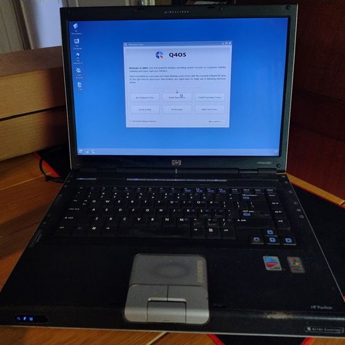 HP Pavilion DV4000 laptop used, 15.6" widescreen, Linux 32-bit