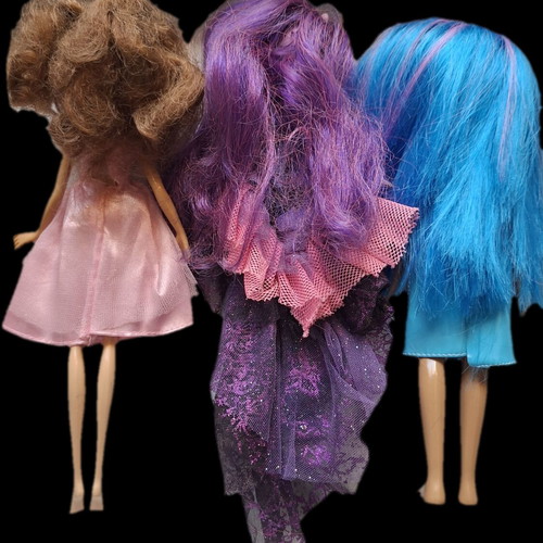 Dolls set of three like new