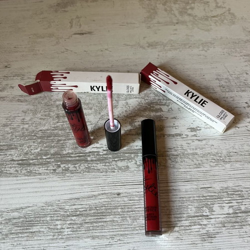 Matte red lipstick new with chocolate scent