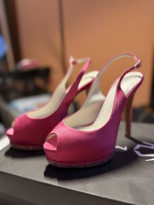 MOURTZI σατέν γόβες peep toe με στρας σε φούξια, Νο 37