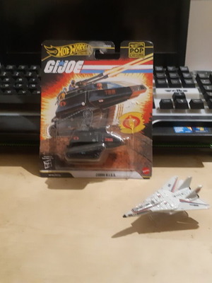 Hot Wheels G.I. Joe Cobra H.I.S.S. and F-14 toy set