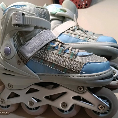 Nils Extreme size 35-38 like new girls' roller skates