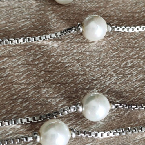 Silver necklace with pearls like new