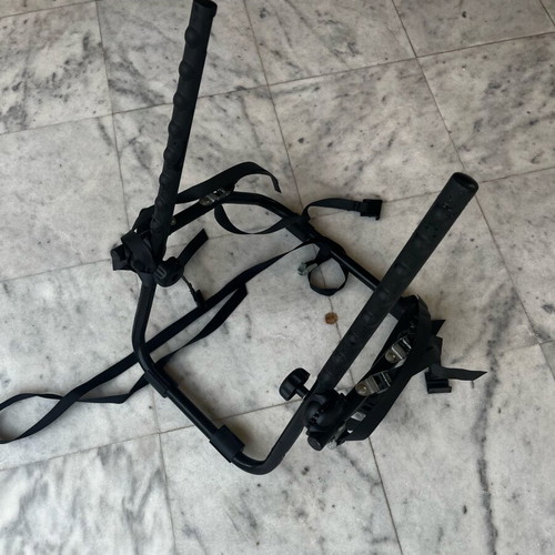 Car bike rack like new, holds 2 bicycles