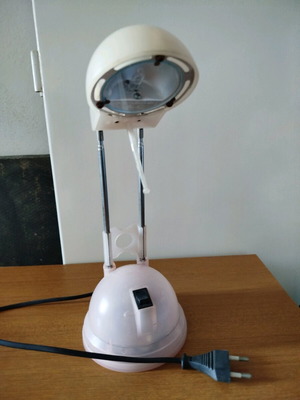 Table lamp pink portatif used with adjustable height