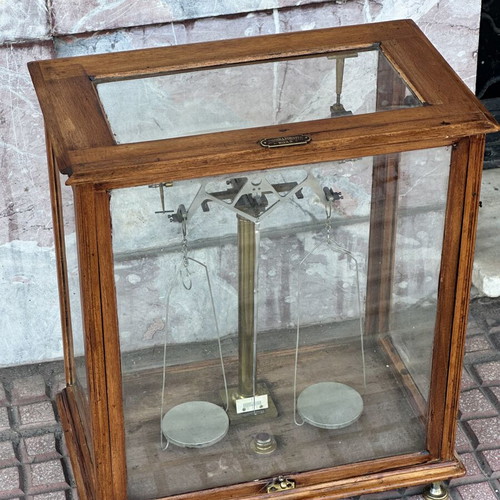 Lenoir & Forster Wien IV Antique Precision Pharmaceutical Scale in Wooden Display Case used