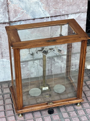 Lenoir & Forster Wien IV Antique Precision Pharmaceutical Scale in Wooden Display Case used