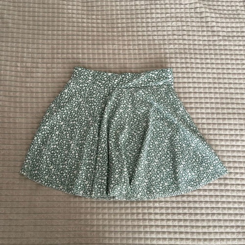 Green floral women's skirt with shorts small like new