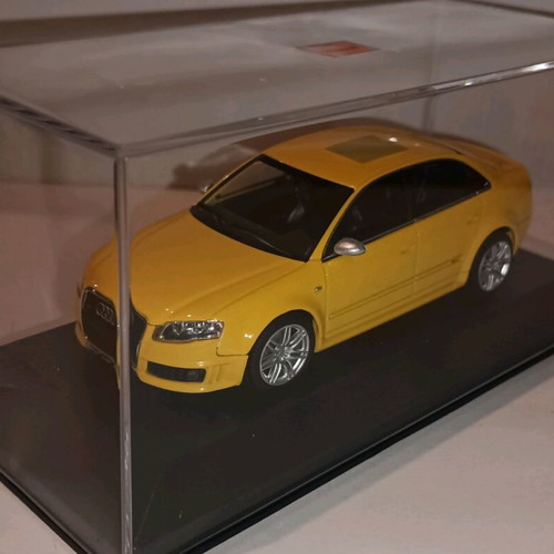 Audi RS4 1/43 συλλεκτικό μοντέλο καινούργιο