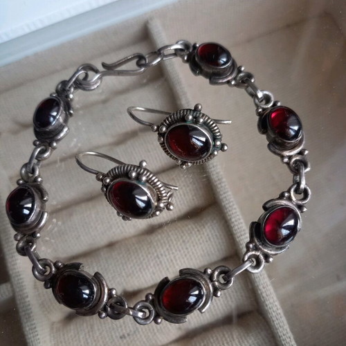 Earrings and bracelet with natural garnets, 925 silver, used, vintage