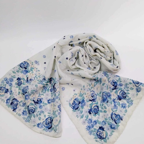 Italian Lucia scarf with beautiful floral design like new