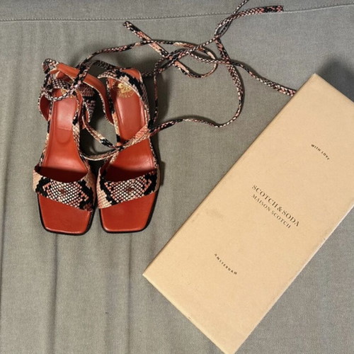 Πέδιλα Scotch & Soda Maison Scotch Enide 38 σαν καινούργια, μαύρο και κόκκινο
