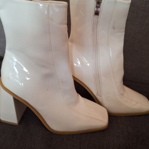 Patent leather boots new with slight defects, size 36, white