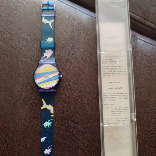 Vintage children's watch new with case from the 1980s