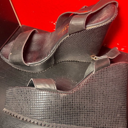 Celebrity black platform shoes used, size 39, 12cm heel
