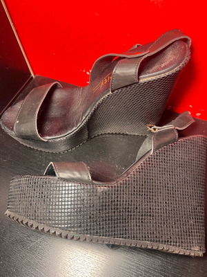 Celebrity black platform shoes used, size 39, 12cm heel