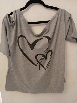 Grey Heart Print Cut-Out T-shirt like new