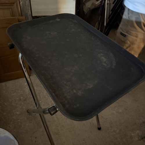 Serving tray with stand used, like new