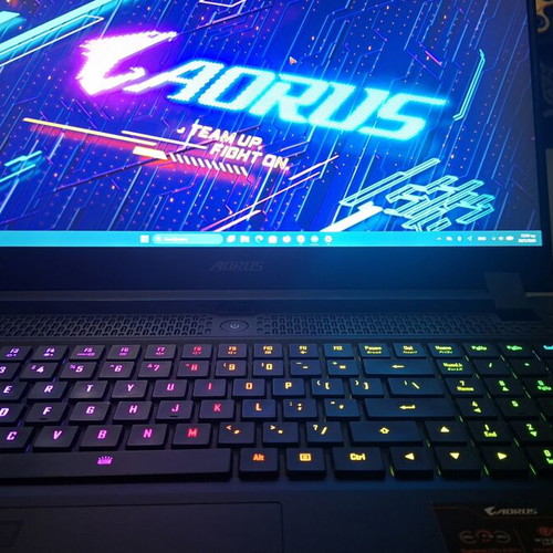 AORUS Gaming Laptop like new, i7 11800H, 32GB RAM, 3060 GPU, 17.3" 300Hz