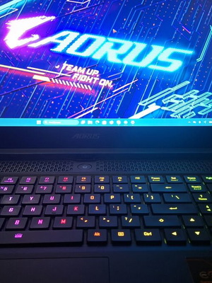 AORUS Gaming Laptop like new, i7 11800H, 32GB RAM, 3060 GPU, 17.3" 300Hz