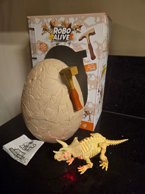 ZURU Robo Alive Dino Fossil used toy
