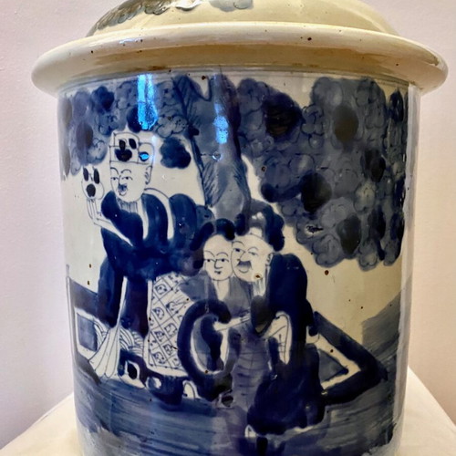 Ceramic Chinese vase cylindrical shape like new with lid