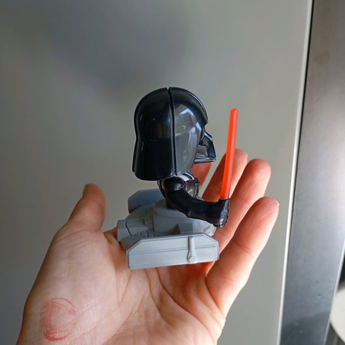 Star Wars Kinder Darth Vader figure like new