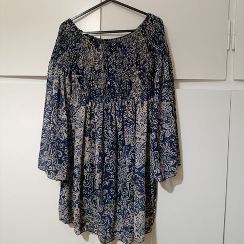 Women's blouse one size blue like new