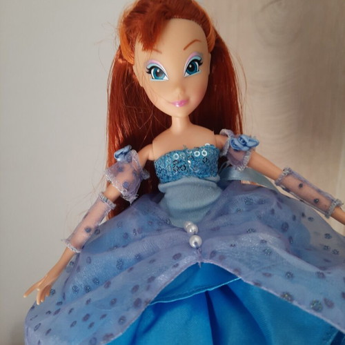 Winx Club Bloom Magical Ball Gown collector doll