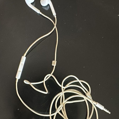 iPhone 3G 16GB box used with 30-pin cable and headphones