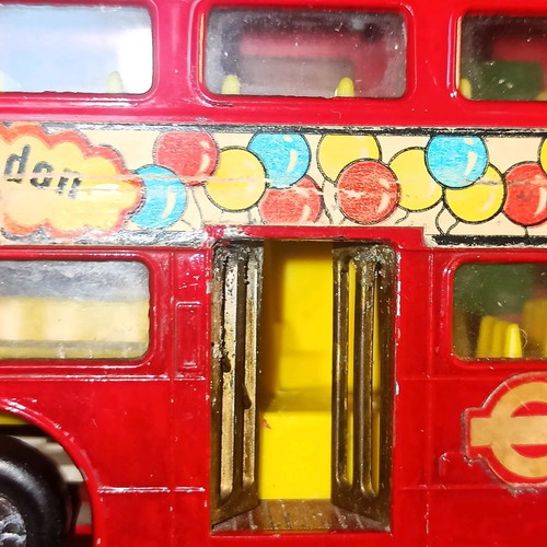 Matchbox SuperKings K-15 'Swinging London' red bus used collectible