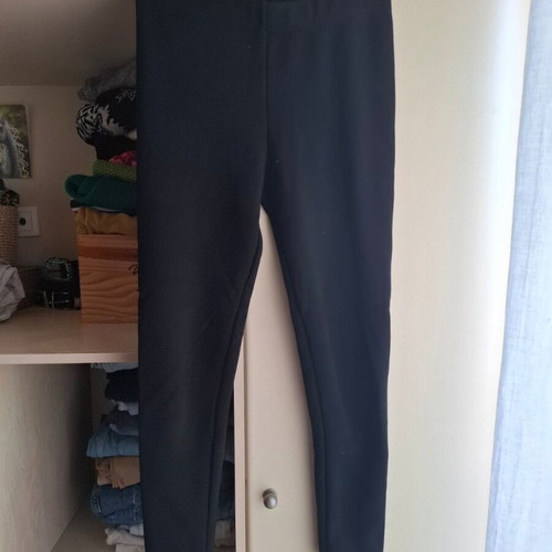 Black leggings with fleece lining used, size M
